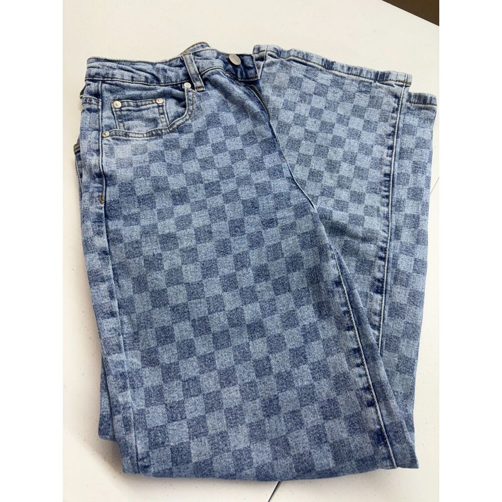 NWOT Women's Almost Famous Jeans size 5
